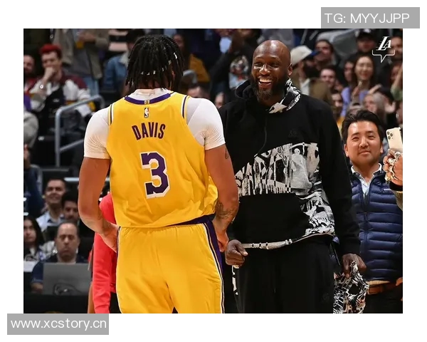 浓眉赛季初期表现抢眼场均247分12板助攻数据亮眼 浓眉赛季初期表现抢眼场均247分12板助攻数据亮眼